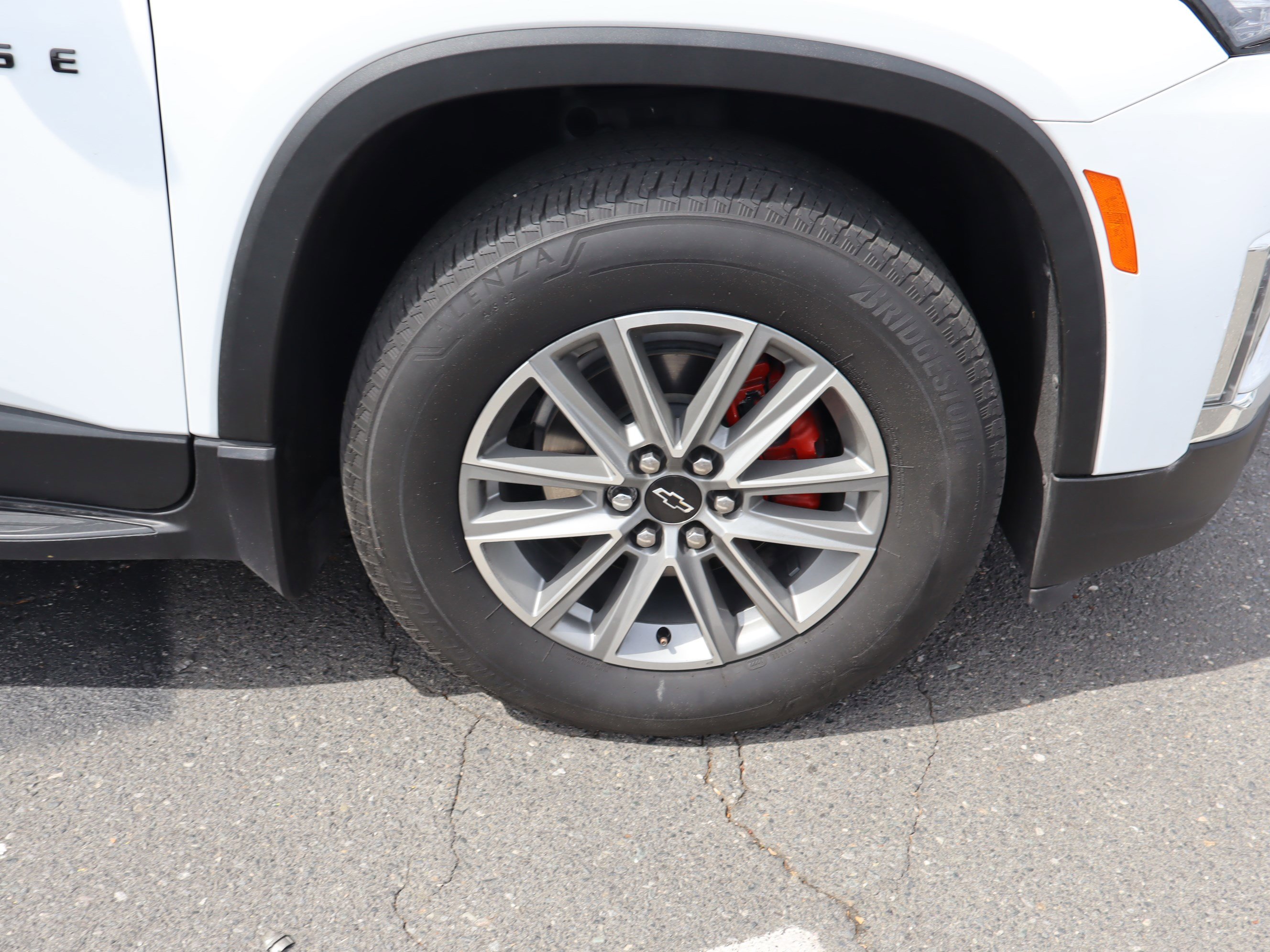 Used 2022 Chevrolet Traverse LT FWD image 42