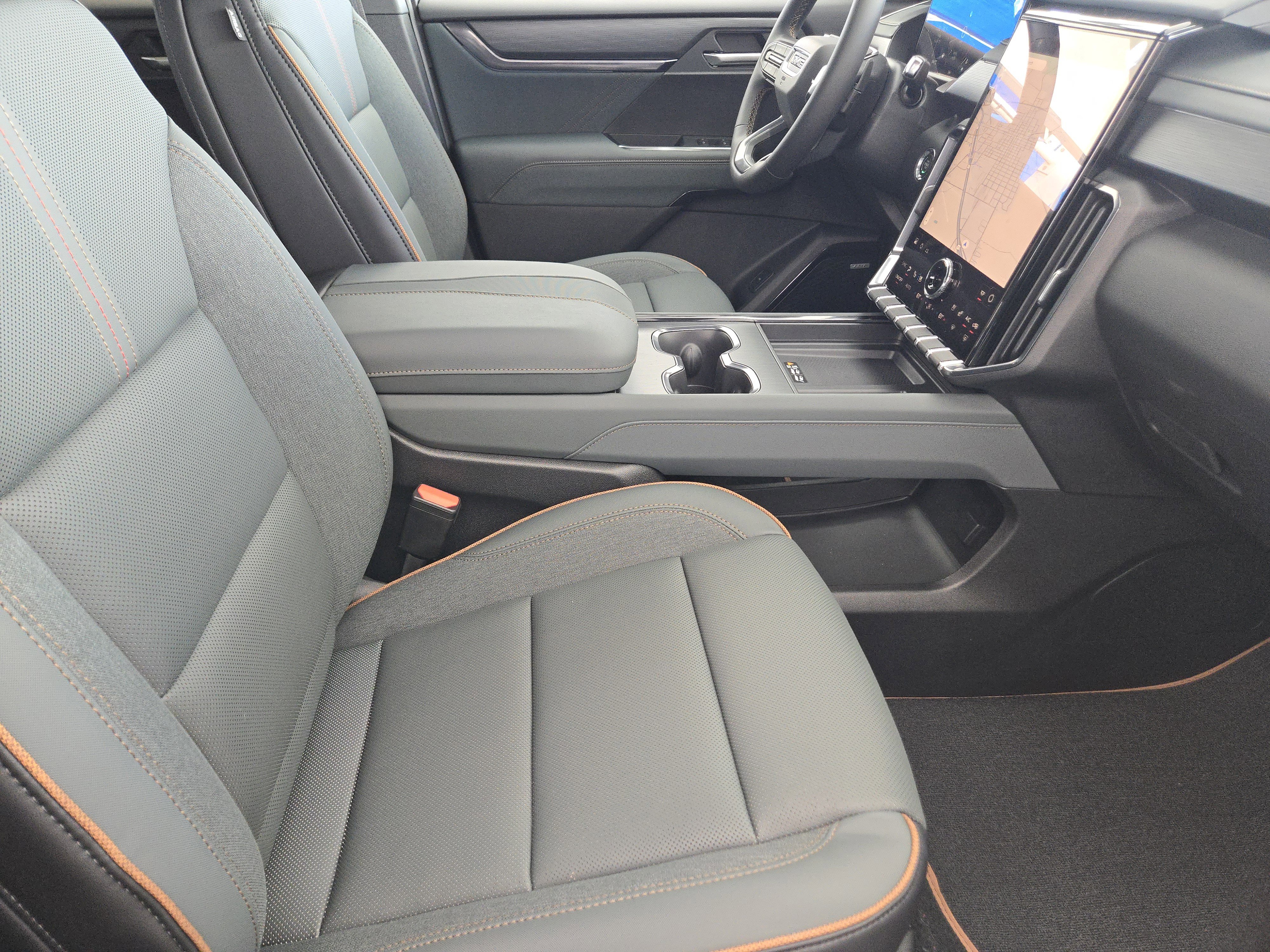 New 2026 GMC Acadia AT4 w/ Luxury Package image 11