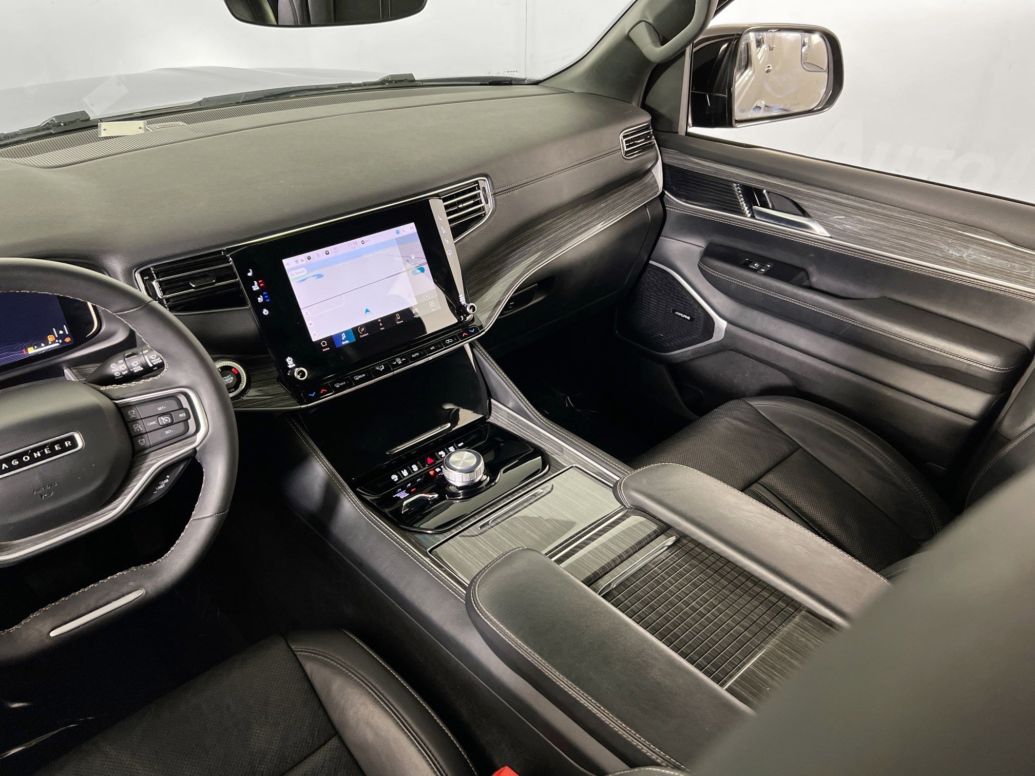 Used 2022 Jeep Wagoneer Series II AWD/4WD image 22