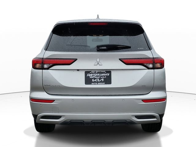 Used 2024 Mitsubishi Outlander SE image 5