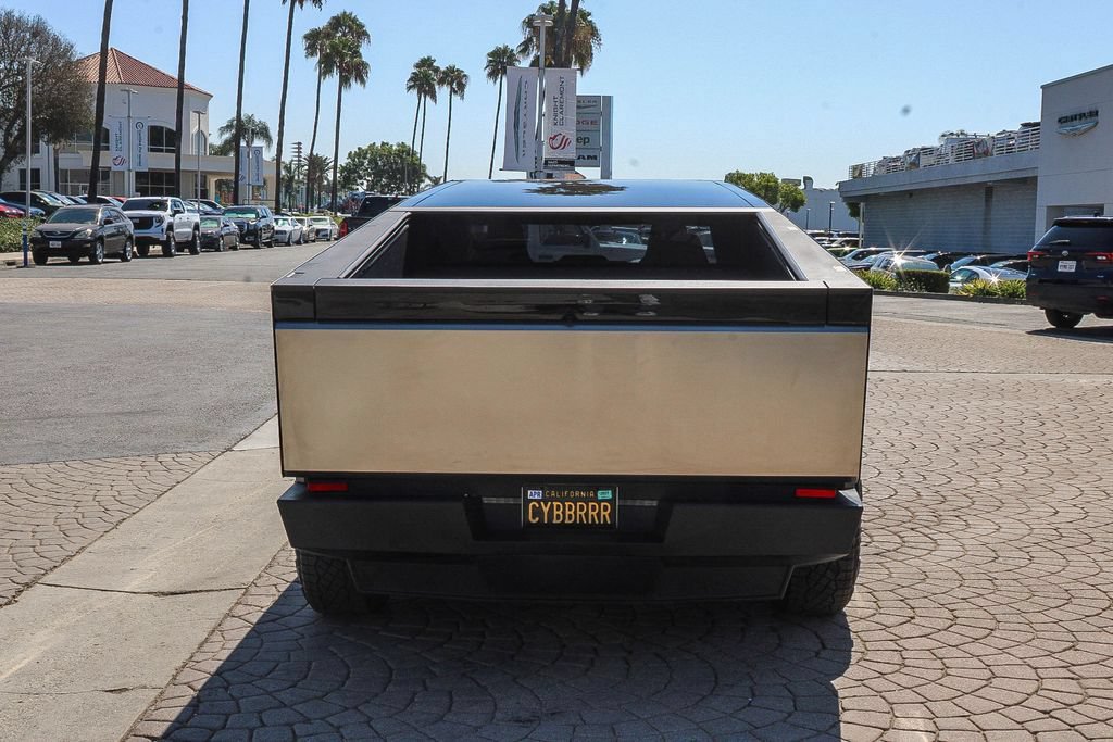 Used 2025 Tesla Cybertruck AWD Crew Cab image 8