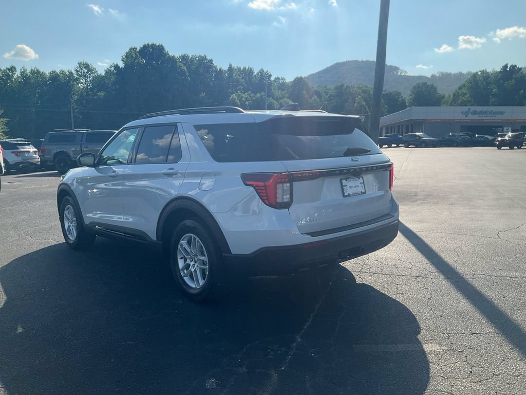 New 2026 Ford Explorer Active RWD image 7