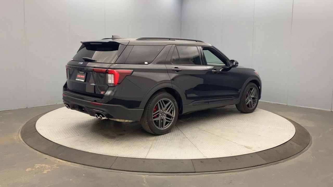 Used 2025 Ford Explorer ST w/ Sun And Sound Package AWD/4WD image 5
