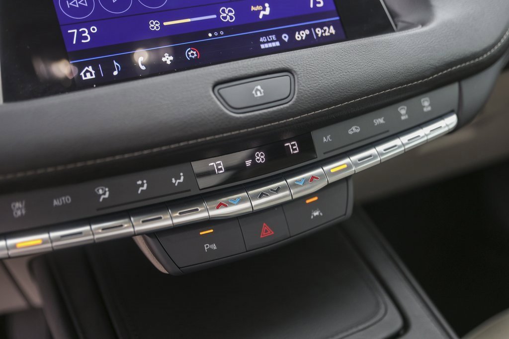 Used 2023 Cadillac XT4 Luxury w/ Driver Awareness Package image 19