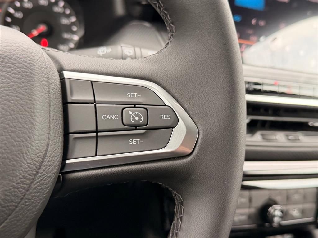 New 2026 Jeep Compass Latitude image 11