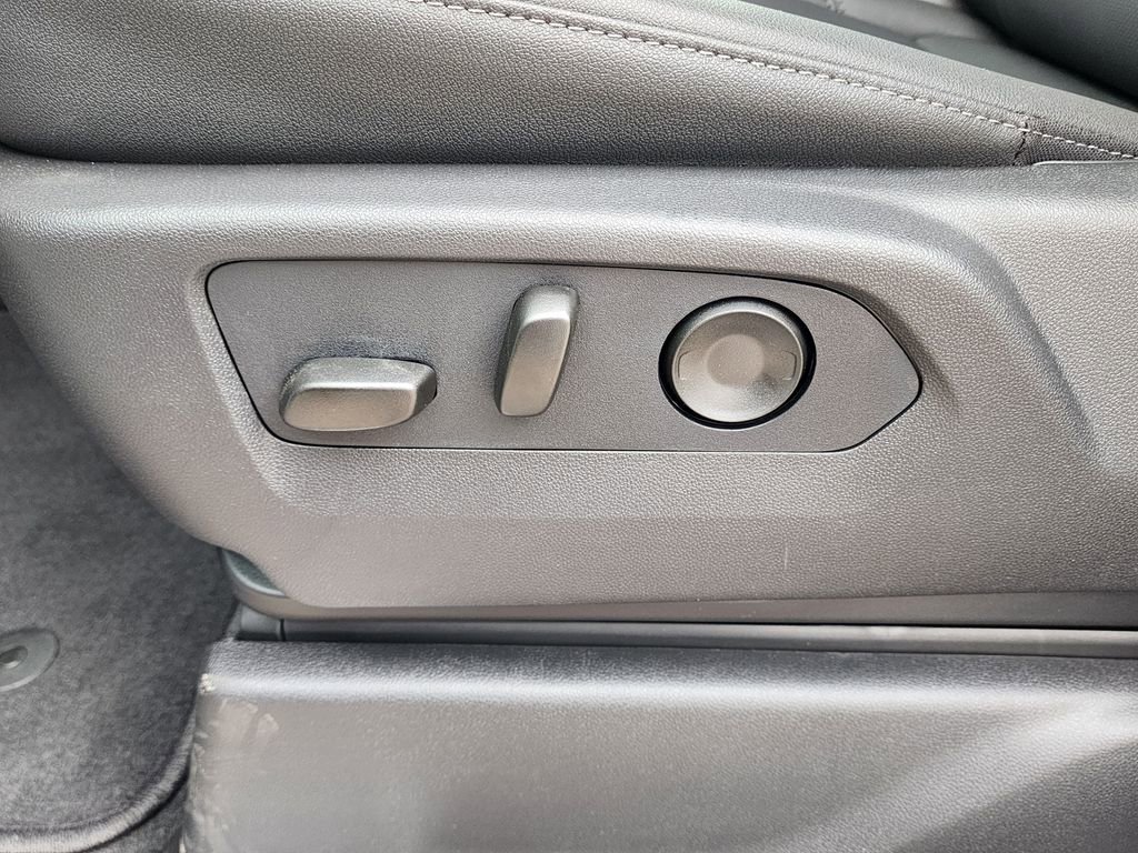 New 2026 GMC Sierra 1500 SLT w/ SLT Premium Plus Package image 18