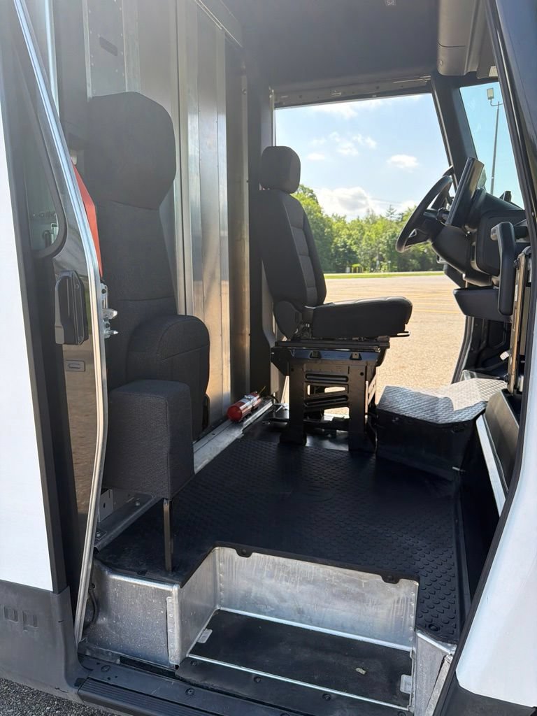 Used 2024 Chevrolet Brightdrop 600 w/ Commercial Equipment Package AWD/4WD image 22