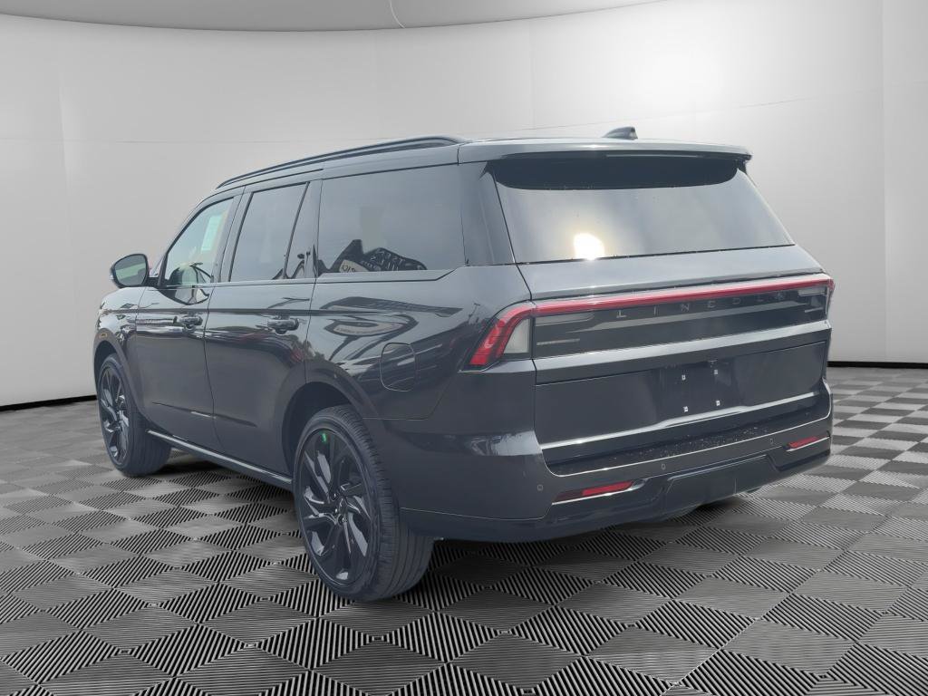 New 2027 Lincoln Navigator Reserve w/ Jet Appearance Package AWD/4WD image 5