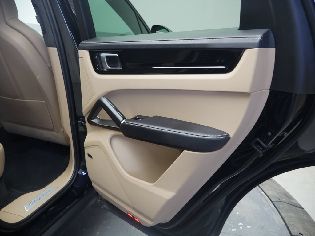 Certified 2023 Porsche Cayenne Turbo AWD/4WD image 25