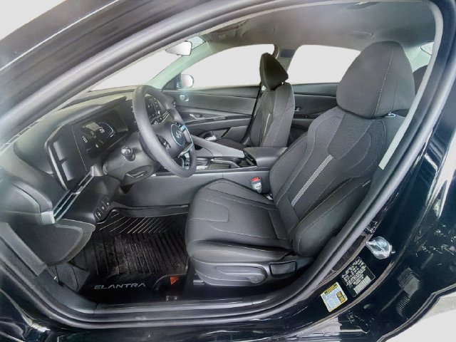 New 2026 Hyundai Elantra SE FWD image 20