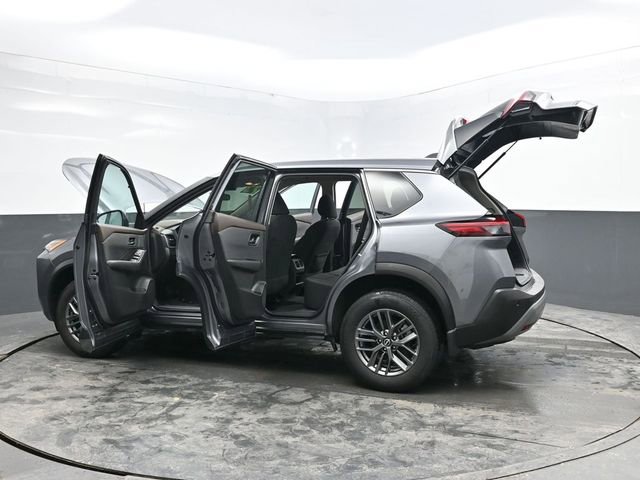Used 2023 Nissan Rogue S image 41