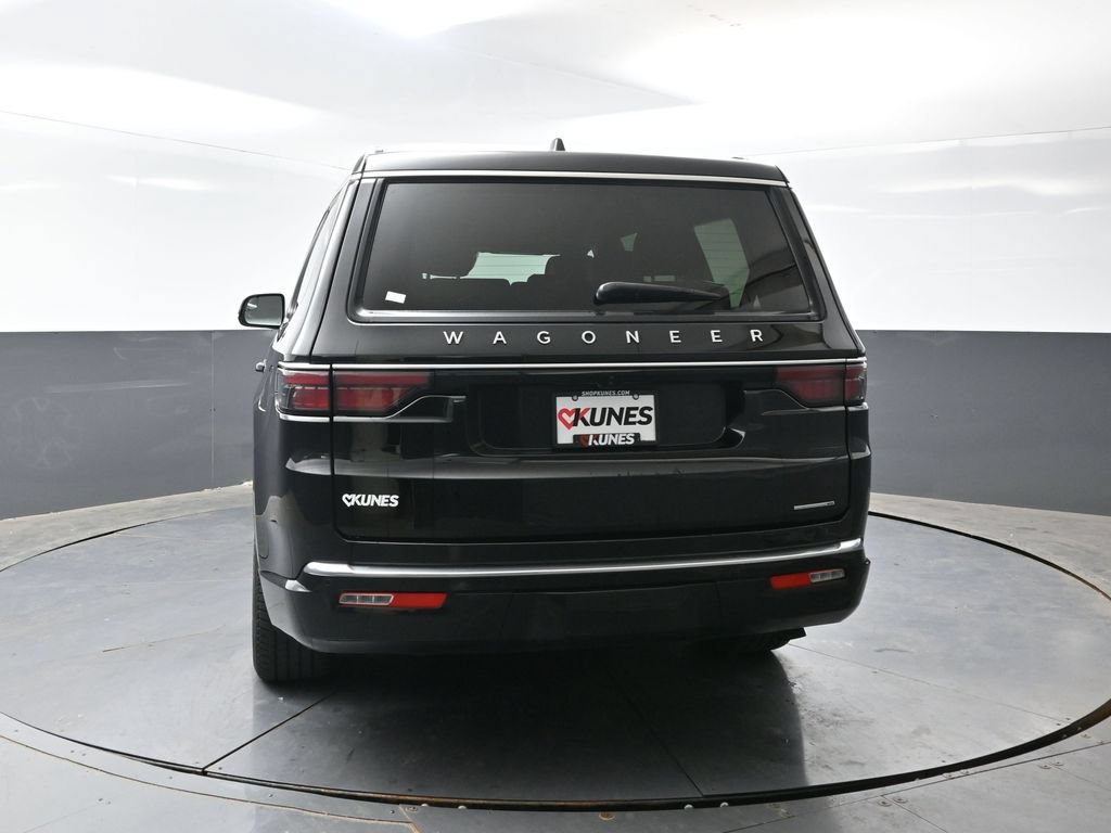 Used 2024 Jeep Wagoneer Series III AWD/4WD image 13