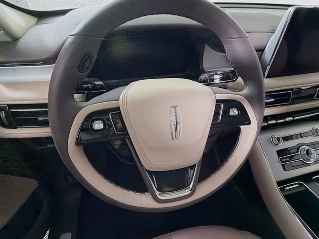 Used 2023 Lincoln Aviator AWD w/ Premium Package image 13