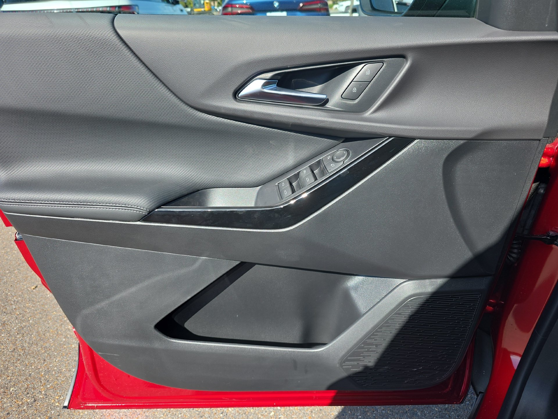 New 2027 Chevrolet Equinox LT w/ Safety and Technology Package FWD image 18