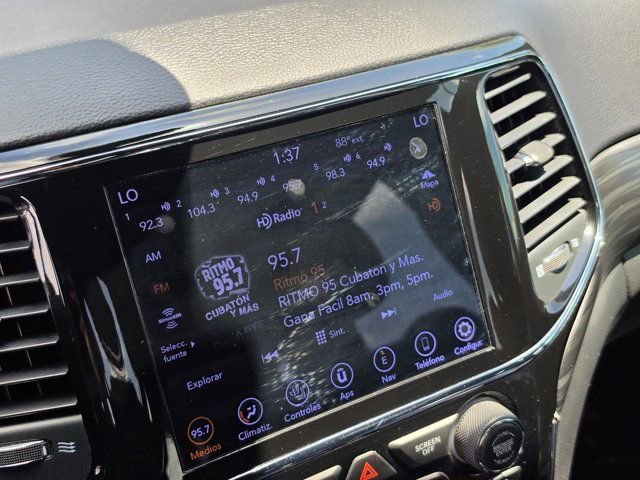 Used 2020 Jeep Grand Cherokee Altitude AWD/4WD image 23