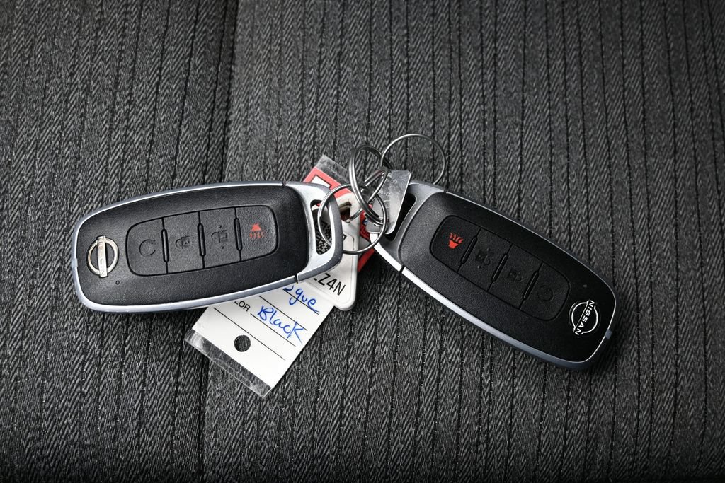 Used 2023 Nissan Rogue SV FWD image 27