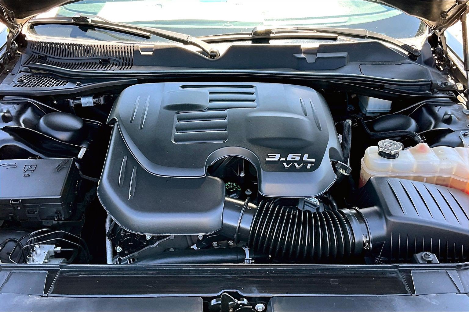 Used 2023 Dodge Challenger SXT RWD image 9