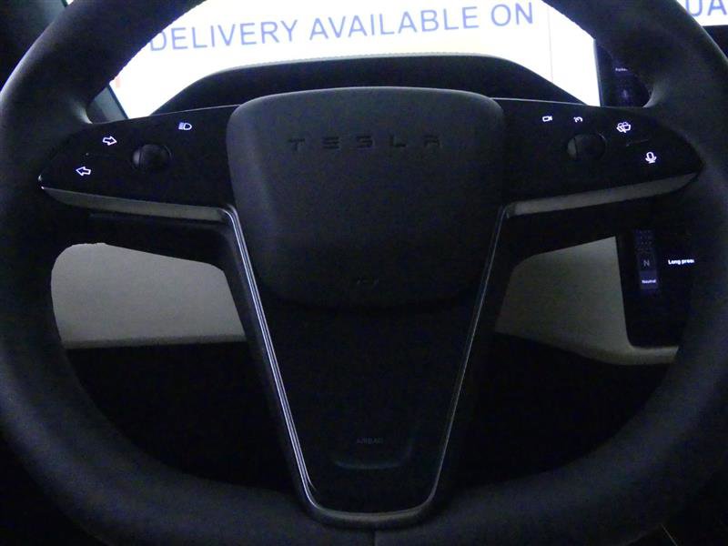 Used 2025 Tesla Model X image 18