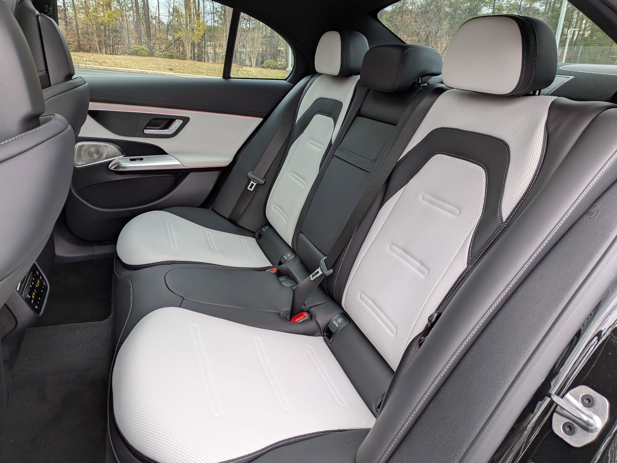 New 2026 Mercedes-Benz E 53 AMG e 4MATIC Sedan image 31