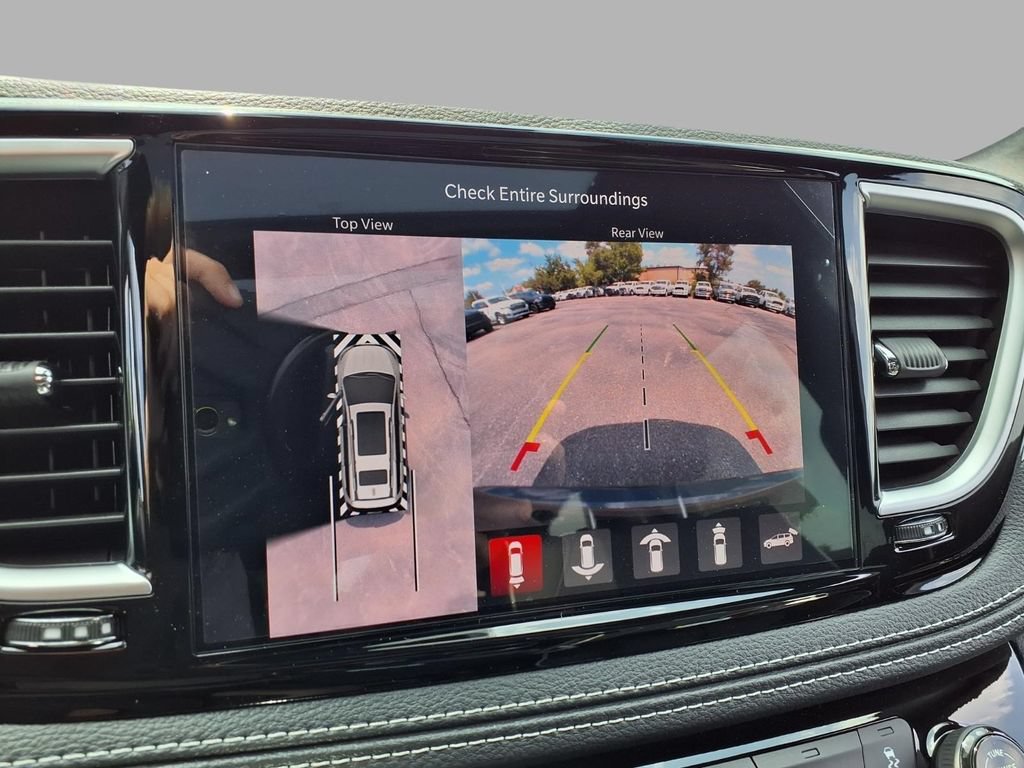 New 2026 Chrysler Pacifica Limited w/ Uconnect Theater Family Group FWD image 6