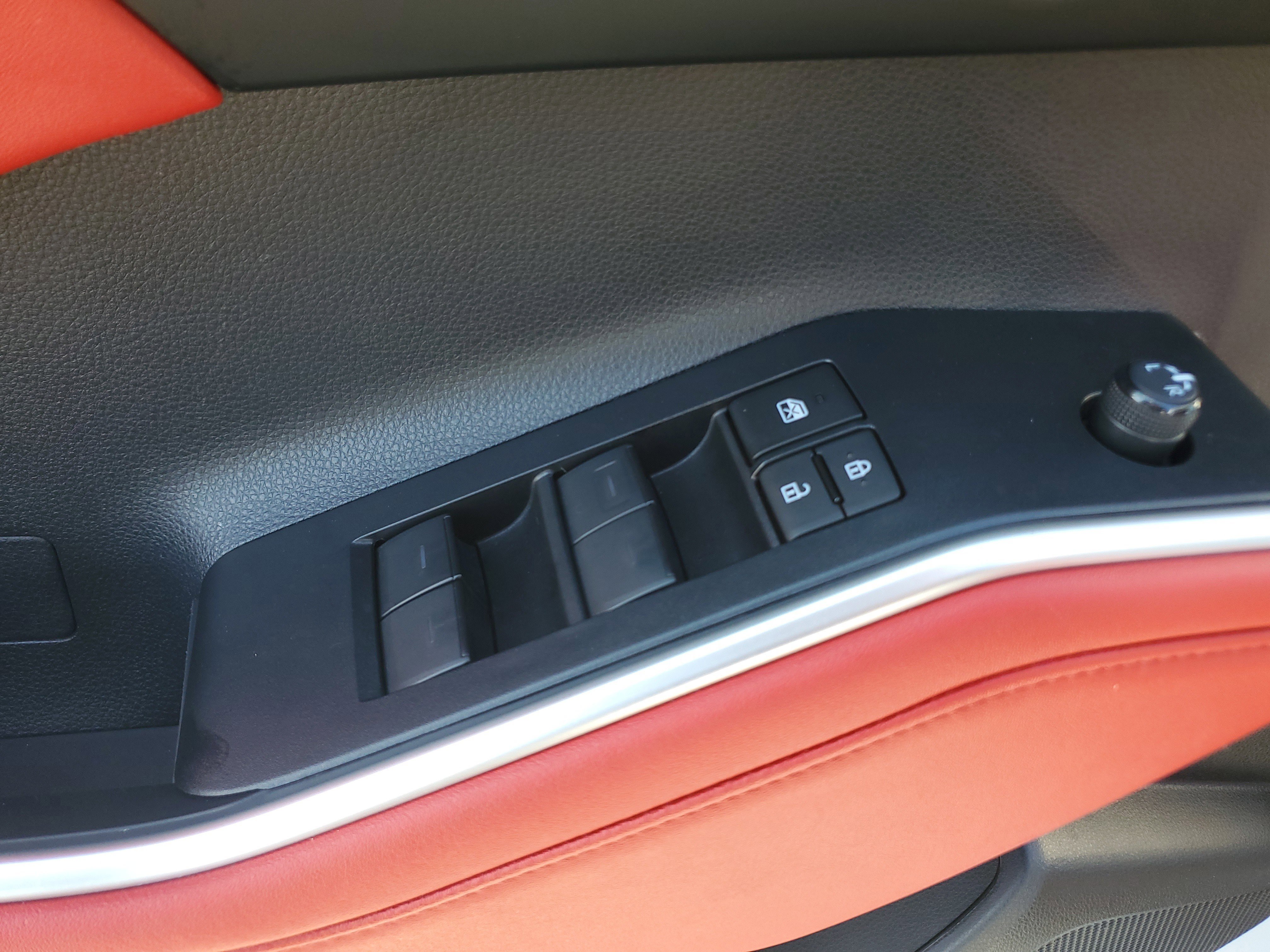 Used 2023 Toyota Highlander XSE image 29