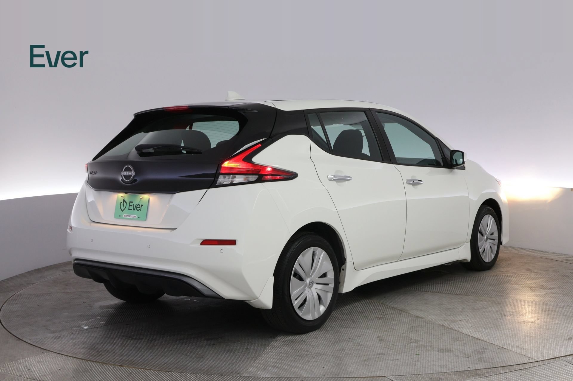 Used 2025 Nissan Leaf S FWD image 3