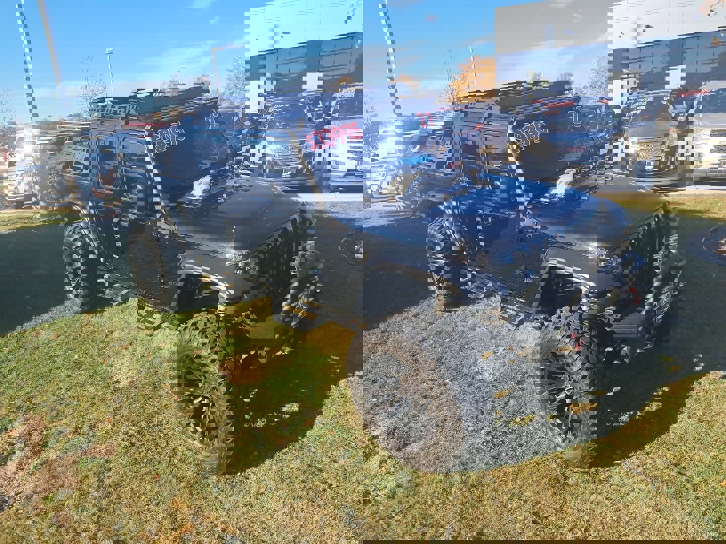 Used 2022 Jeep Gladiator Sport image 1