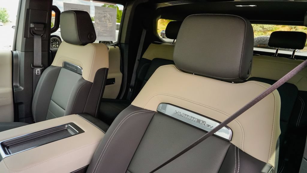 Used 2026 GMC Hummer EV SUV w/ LPO, Dark Essentials Package AWD/4WD image 16