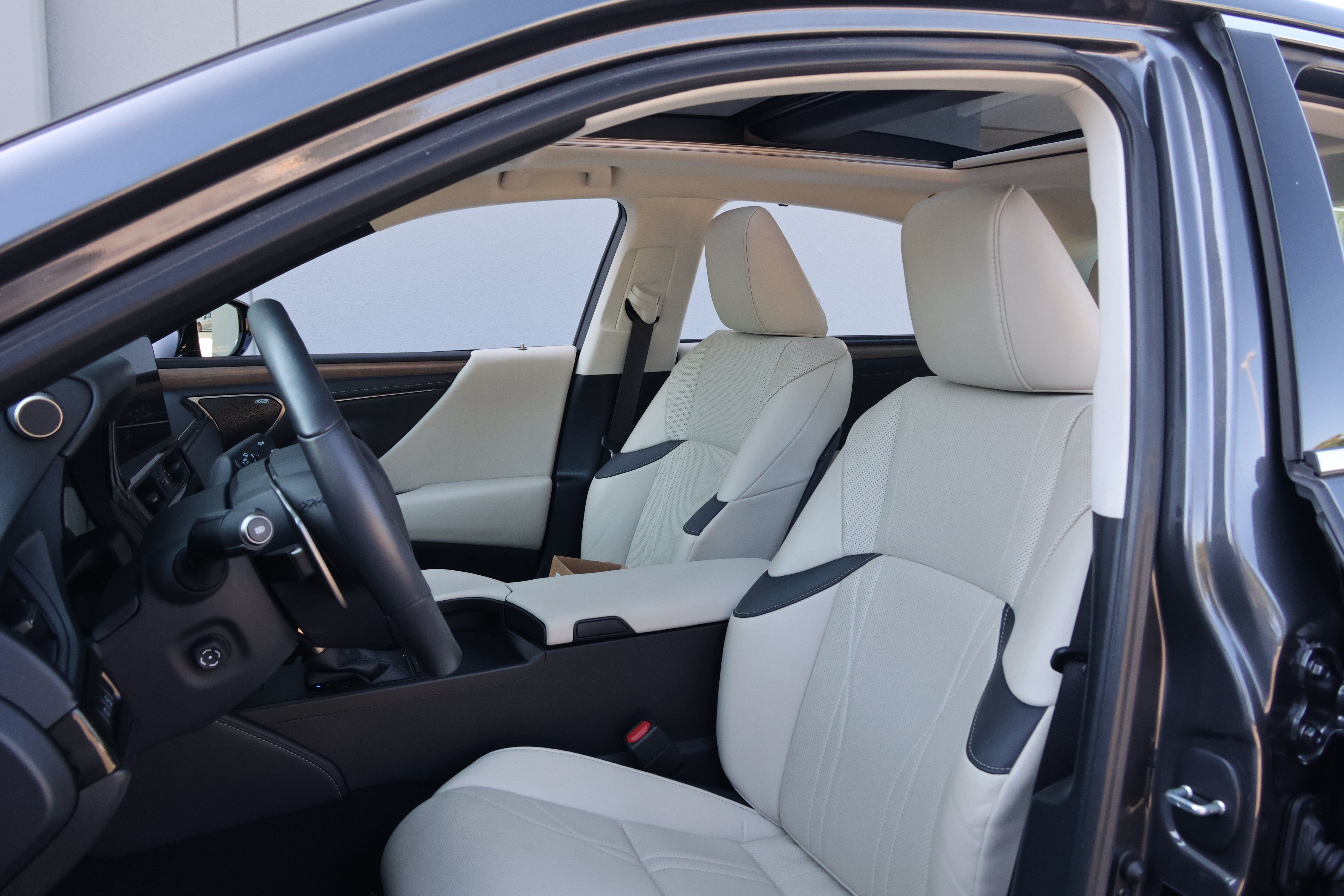 Used 2024 Lexus ES 350 Ultra Luxury w/ Accessory Package (Z2) FWD image 34