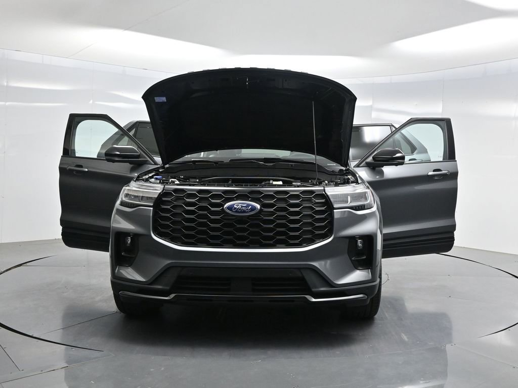 Used 2025 Ford Explorer ST-Line w/ Premium Package image 41