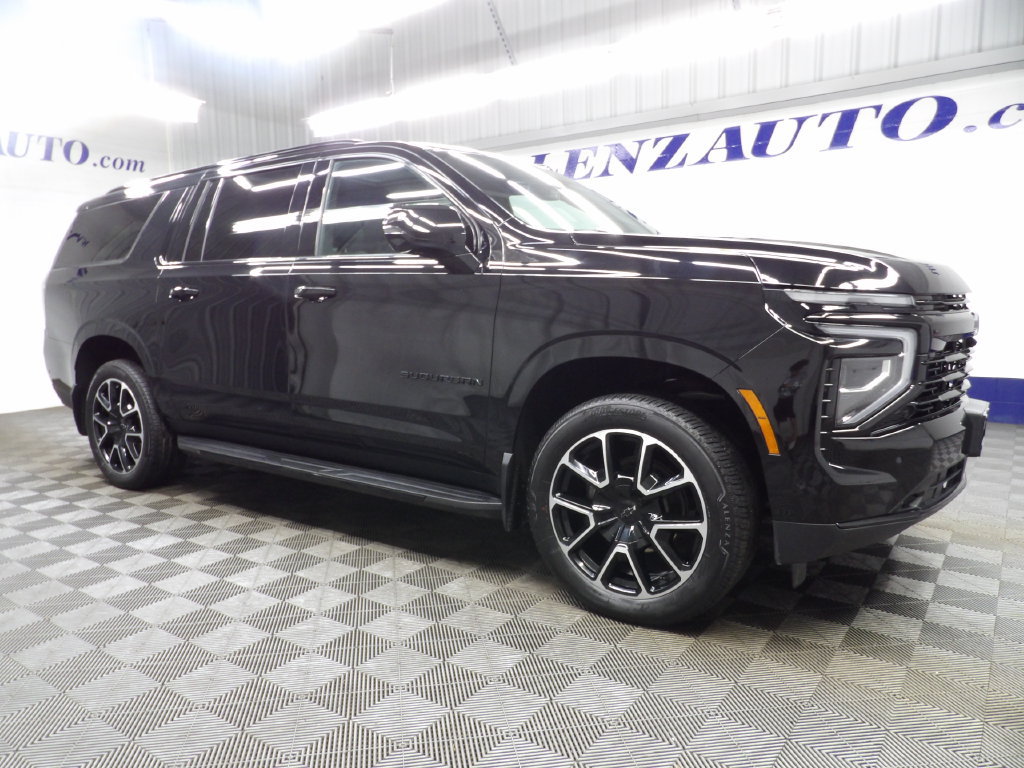 Used 2026 Chevrolet Suburban RST w/ Comfort Package AWD/4WD image 3