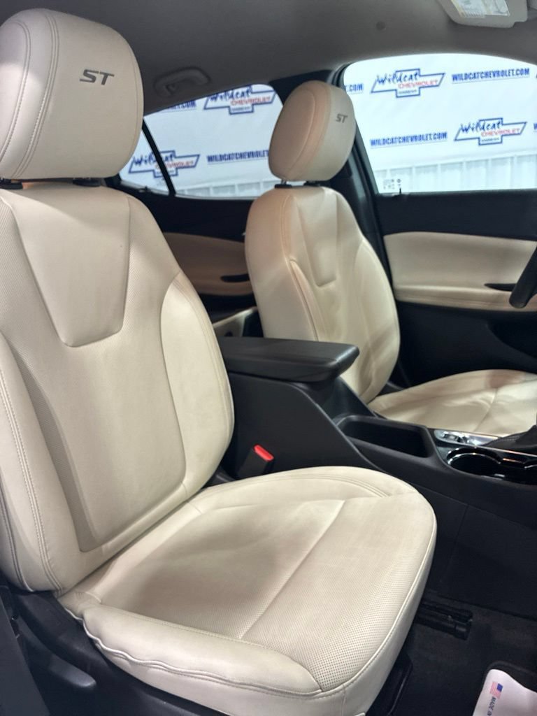 Used 2024 Buick Encore GX Sport Touring FWD image 38