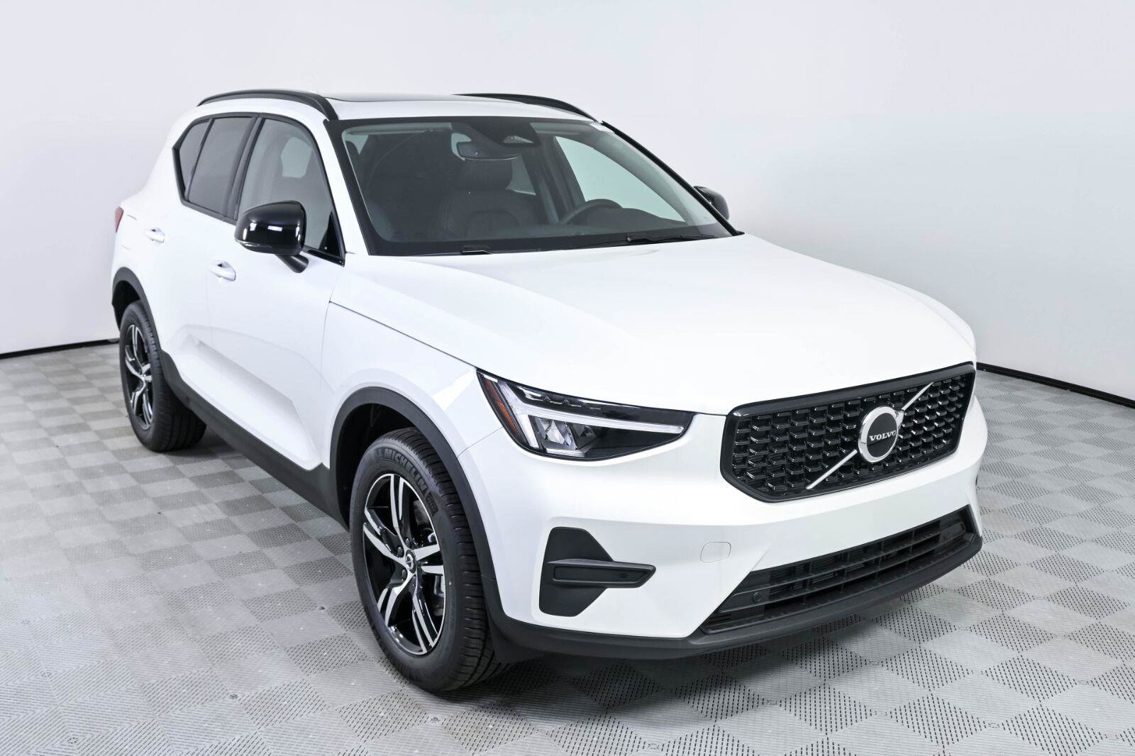 New 2026 Volvo XC40 B5 Core w/ Protection Package Premier AWD/4WD image 25