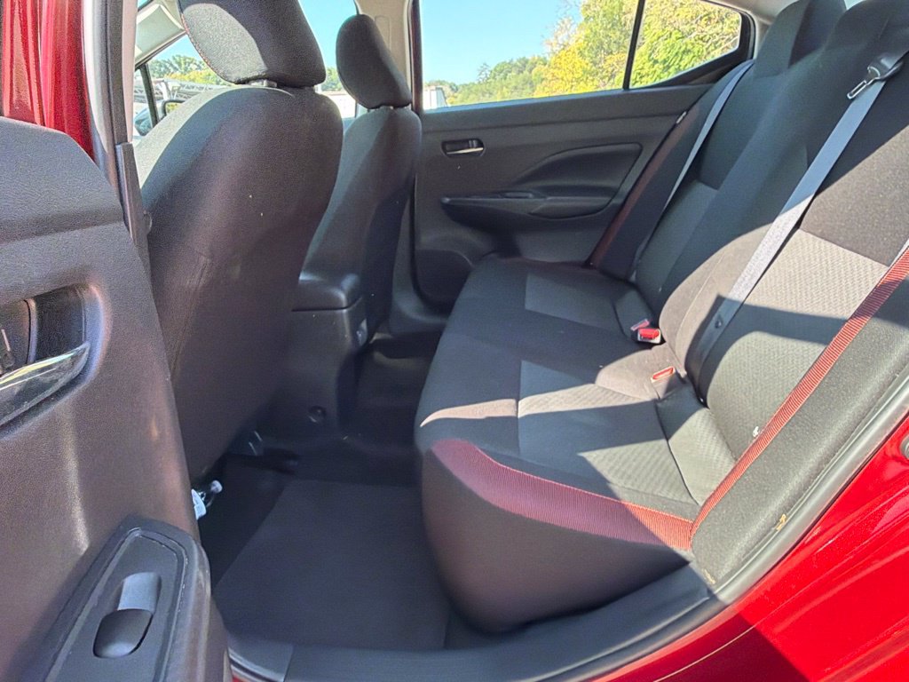Used 2025 Nissan Versa SR FWD image 41
