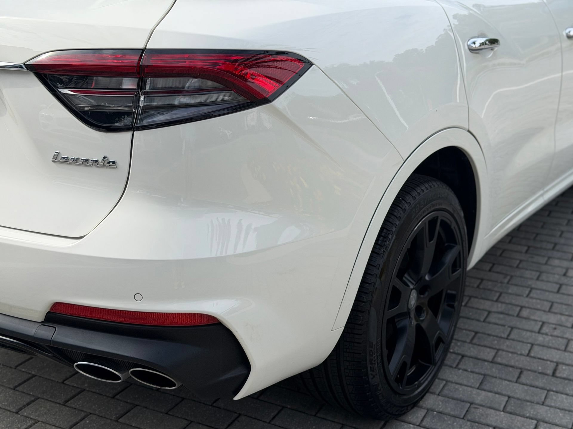 Used 2023 Maserati Levante Modena AWD/4WD image 15