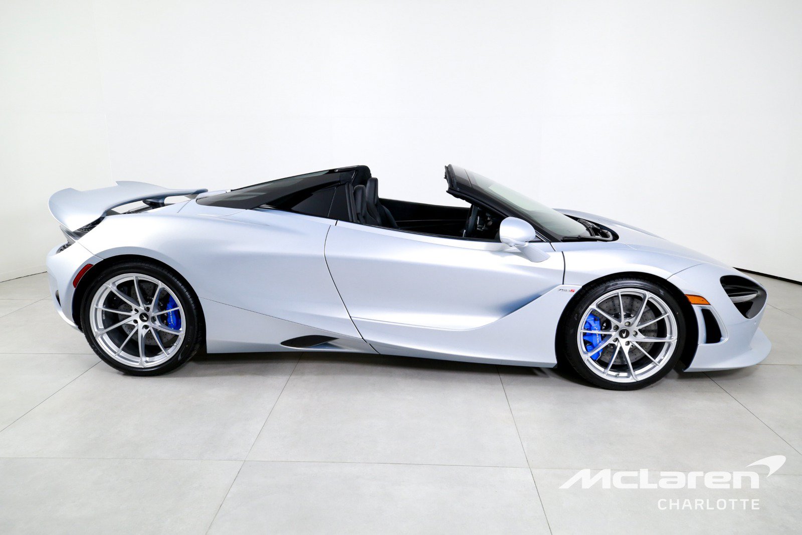 Used 2026 McLaren 750S Spider RWD image 11