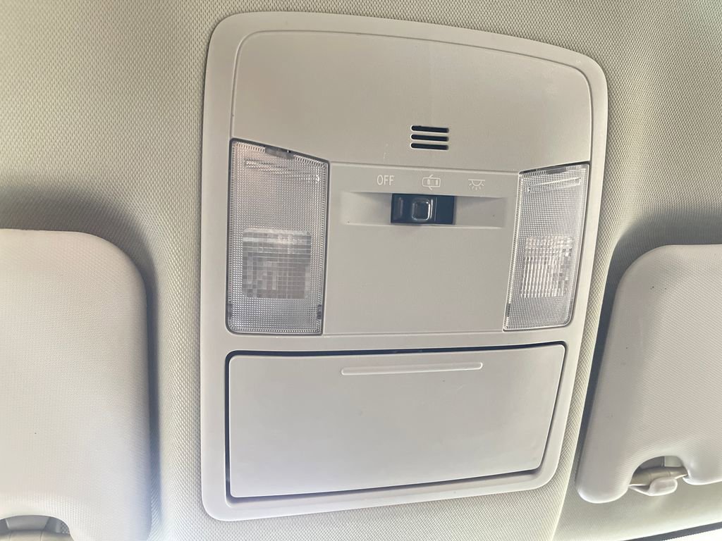Used 2016 Toyota RAV4 LE FWD image 29