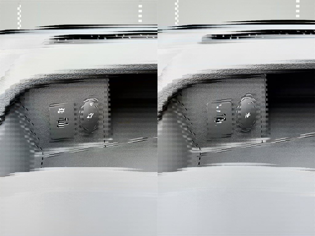 New 2025 Ford Transit 150 Low Roof AWD w/ Interior Upgrade Package image 24