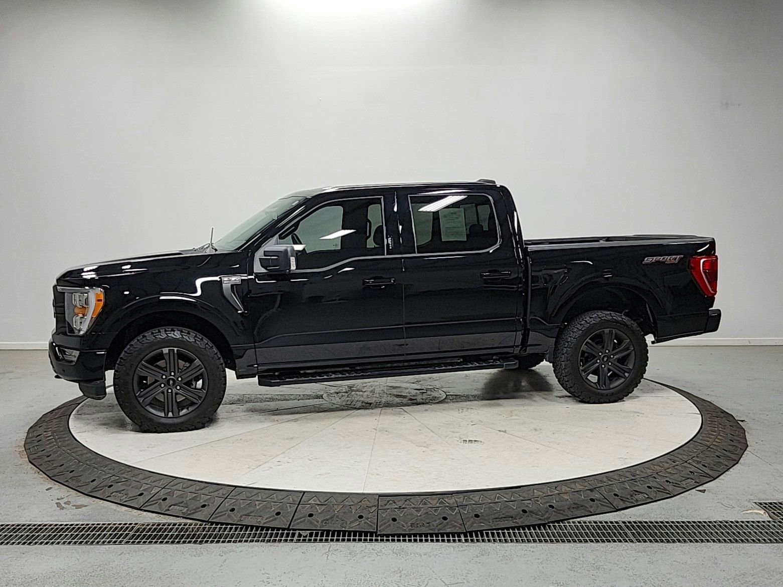 Used 2023 Ford F150 XLT w/ Equipment Group 302A High image 4