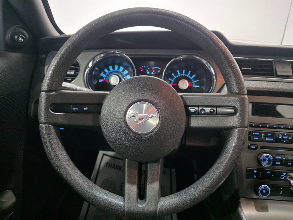 Used 2012 Ford Mustang Coupe image 3