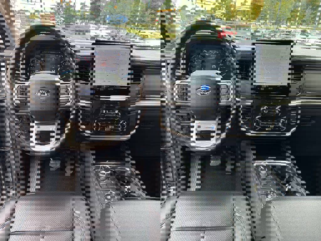 Used 2024 Ford Expedition XLT image 26