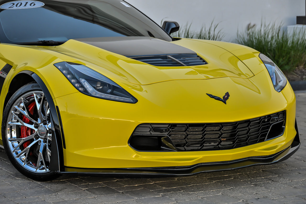 Used 2016 Chevrolet Corvette Z06 w/ 3LZ Preferred Equipment Group RWD image 2