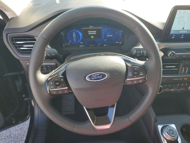 Certified 2022 Ford Escape Titanium w/ Class II Trailer Tow Package image 22