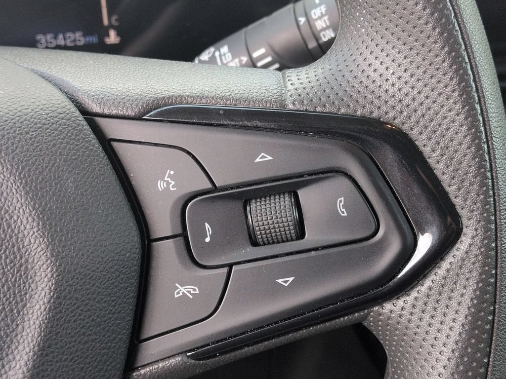 Used 2025 Chevrolet TrailBlazer LT AWD/4WD image 21