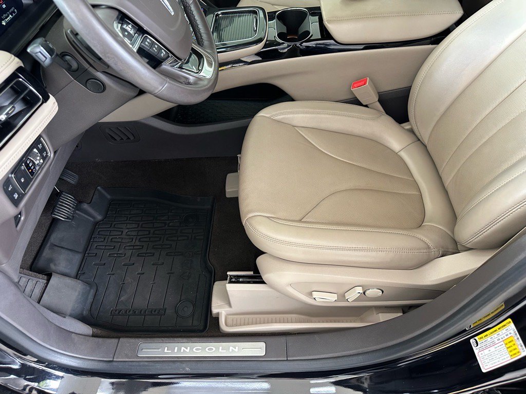 Used 2022 Lincoln Nautilus Reserve w/ Equipment Group 202A AWD/4WD image 19