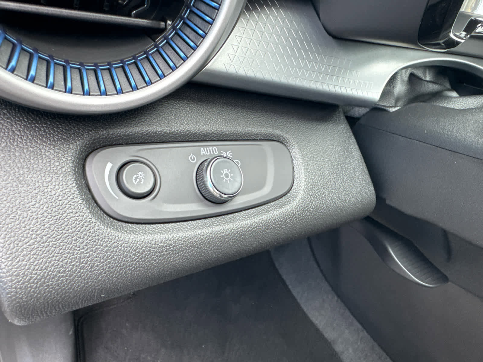 New 2026 Chevrolet Trax LS image 18