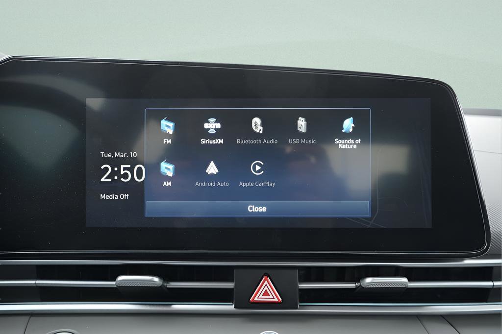 Certified 2025 Hyundai Elantra SEL FWD image 34