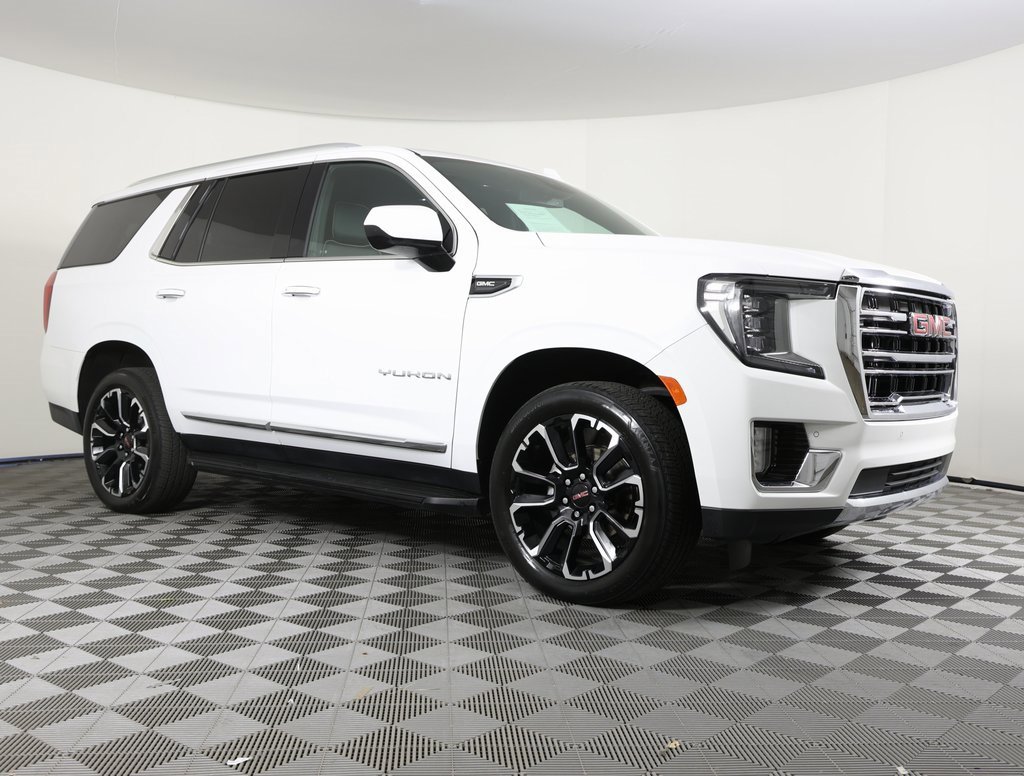 Used 2023 GMC Yukon SLT image 3