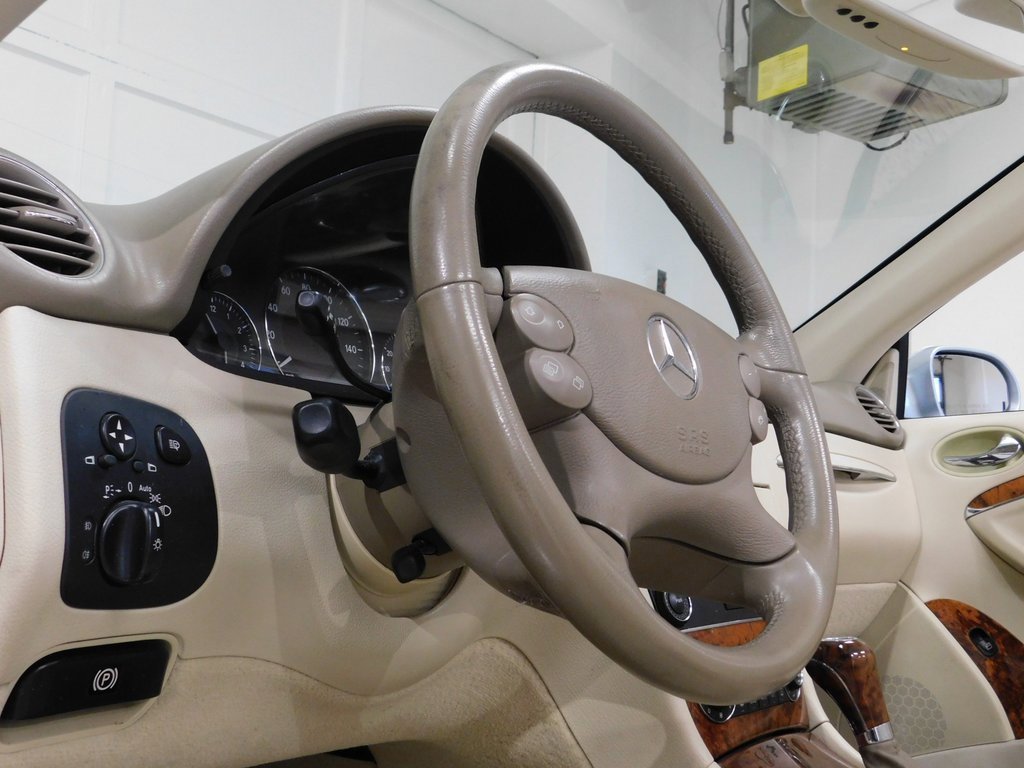 Used 2007 Mercedes-Benz CLK 350 Cabriolet image 34