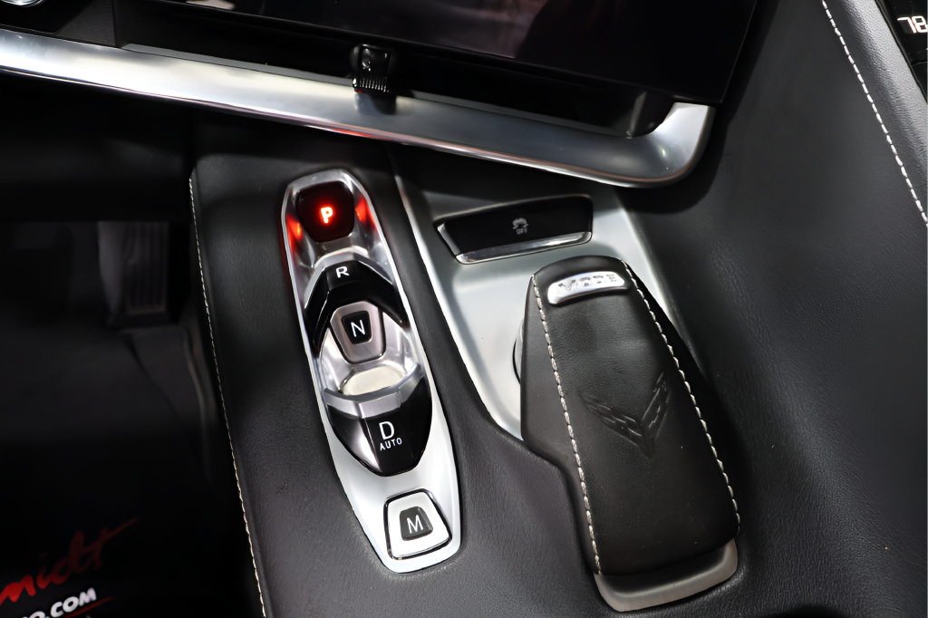 Used 2025 Chevrolet Corvette Stingray Coupe w/ 1LT RWD image 9